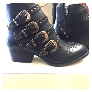 ⚫️⚫️Musse & Cloud boots⚫️⚫️